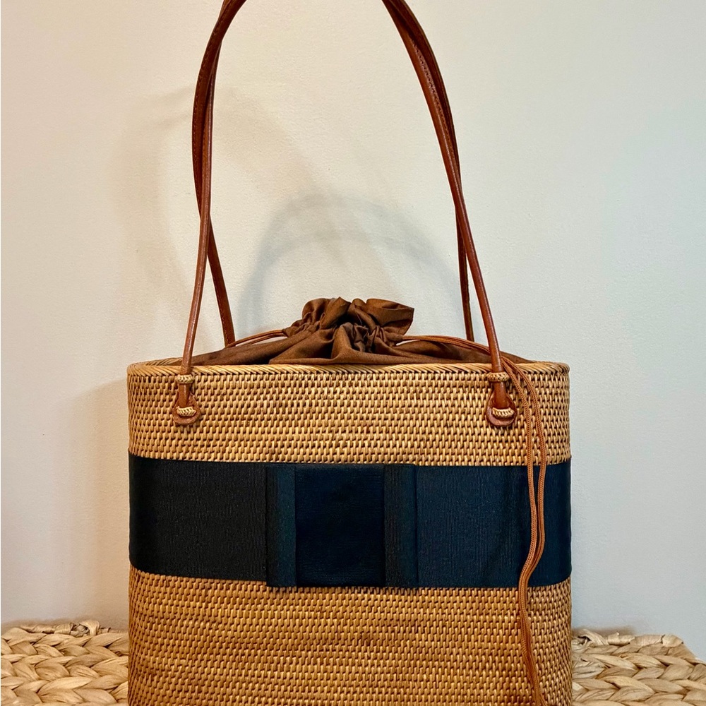 New Lisi Lerch Bosom Buddy Bags Woven Coastal Tote Starfish - Picture 5 of 6